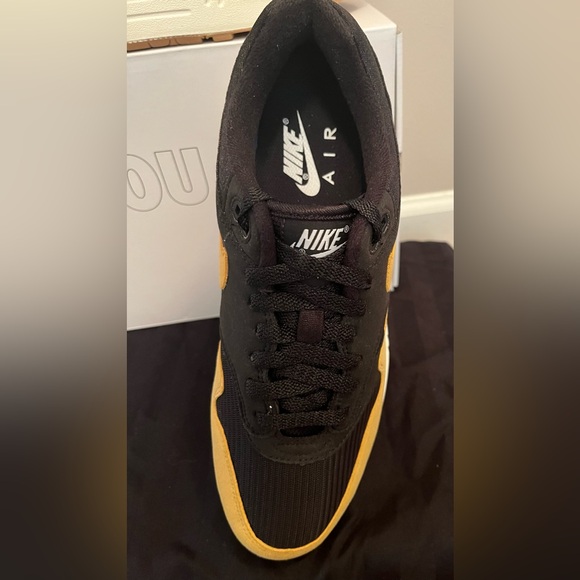 Men’s Nike Air Max running shoe. - Picture 5 of 10